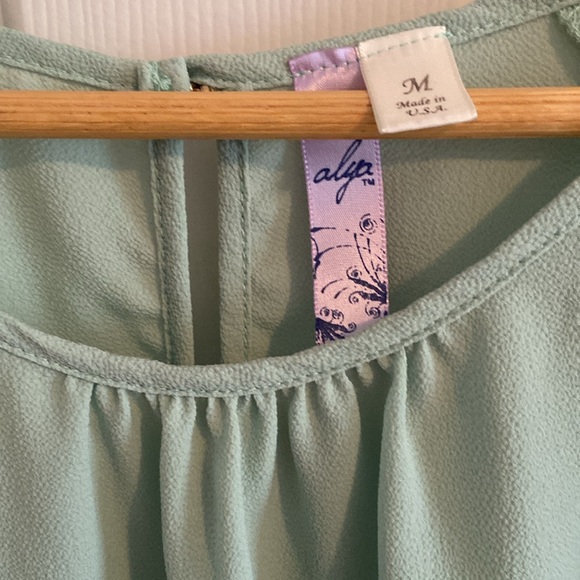 Beautiful mint green cold shoulder blouse. size medium - Picture 2 of 4